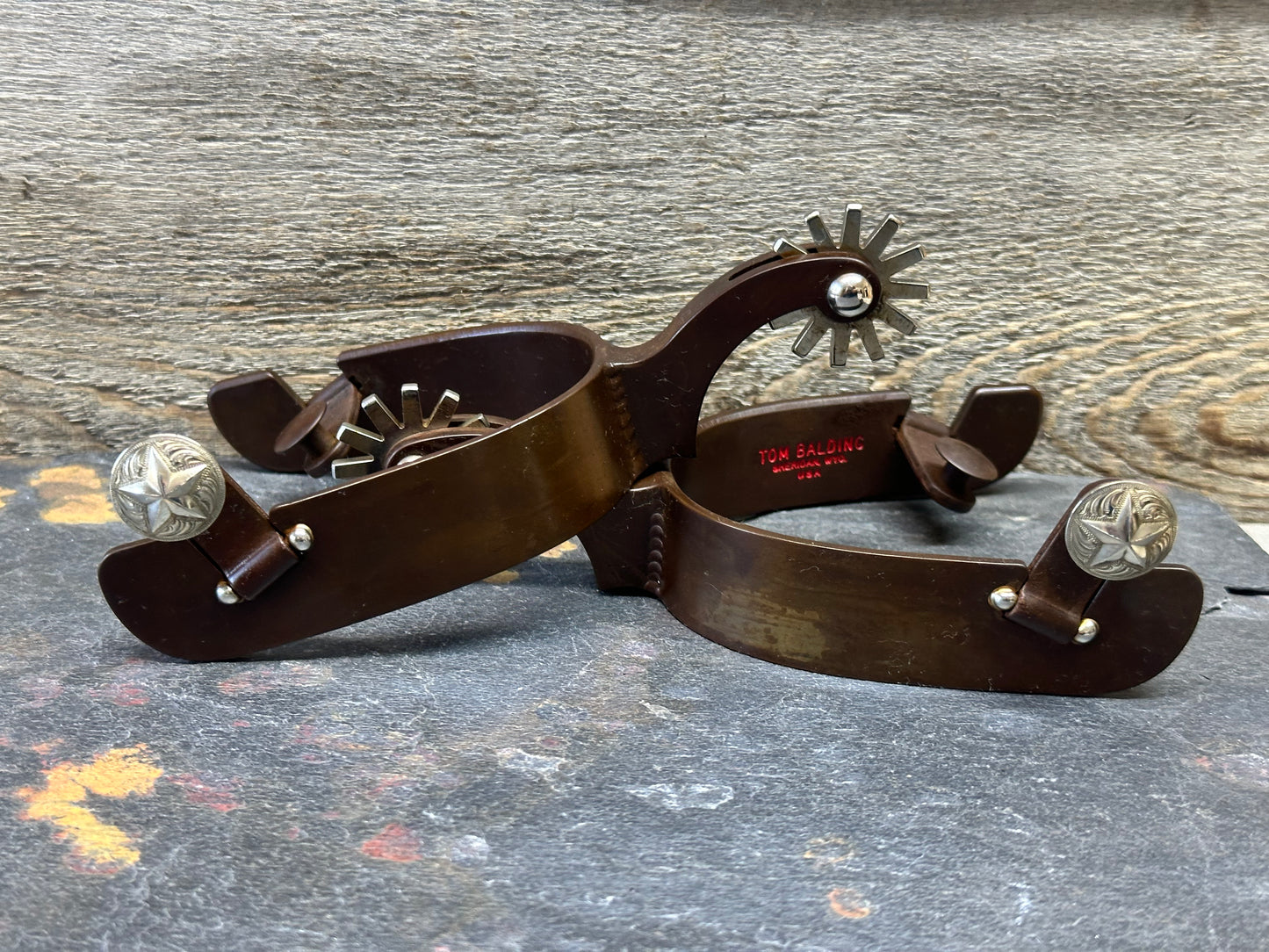 Éperon n° 84 finition marron avec molette en acier inoxydable