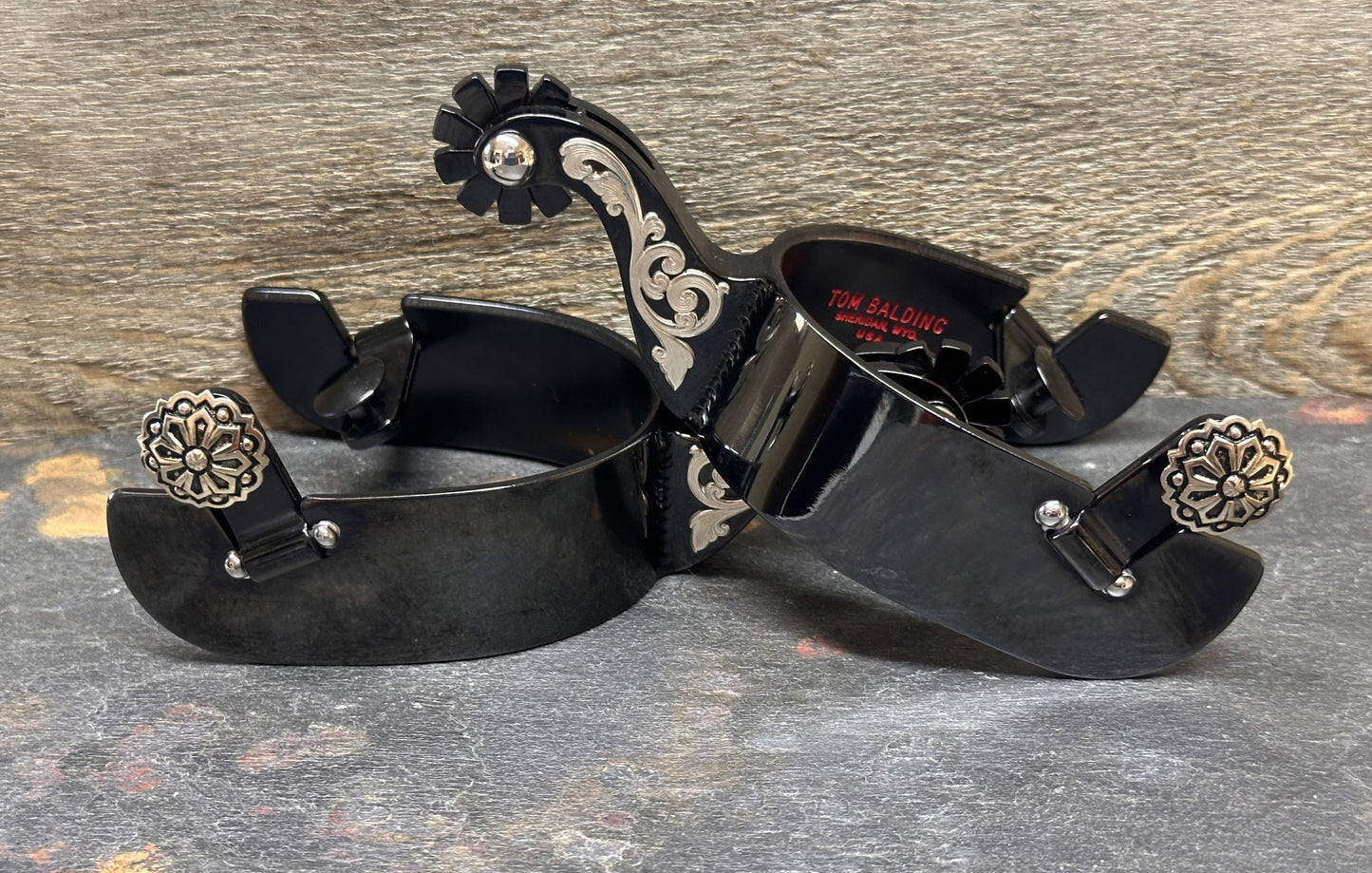 Éperon n° 77 Floral sur tige en finition noire
