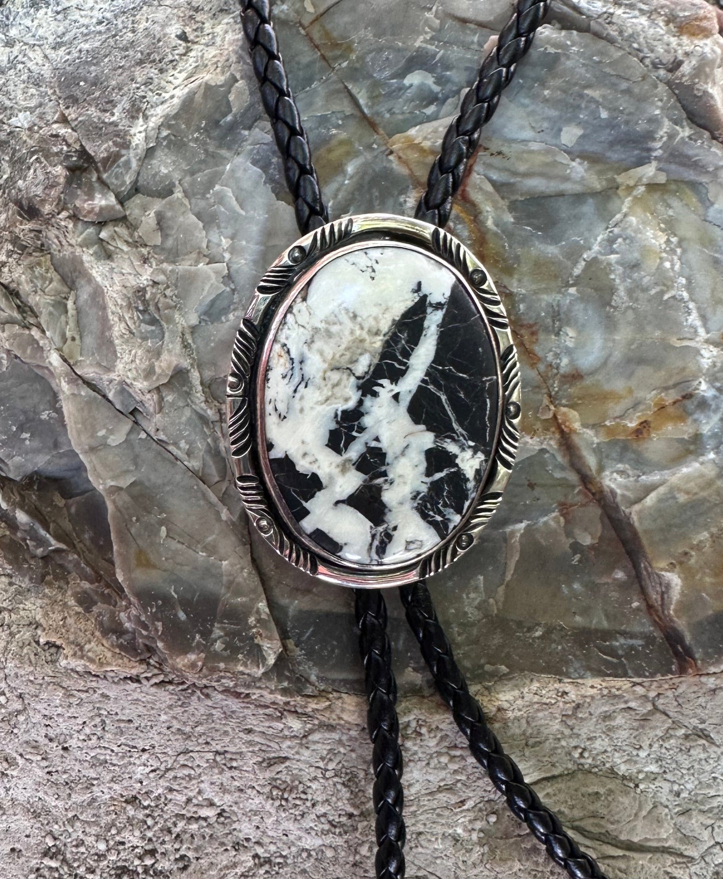 Beyaz Buffalo Navajo Sterling Gümüş Bolo Kravat – Eşsiz