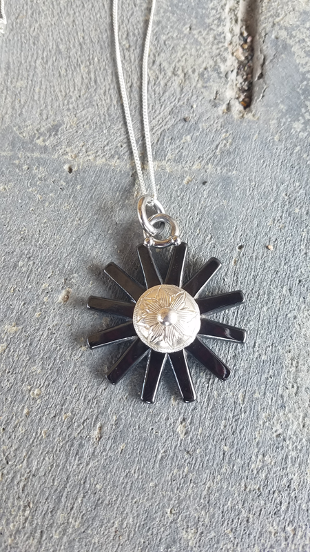 Spur necklace shop