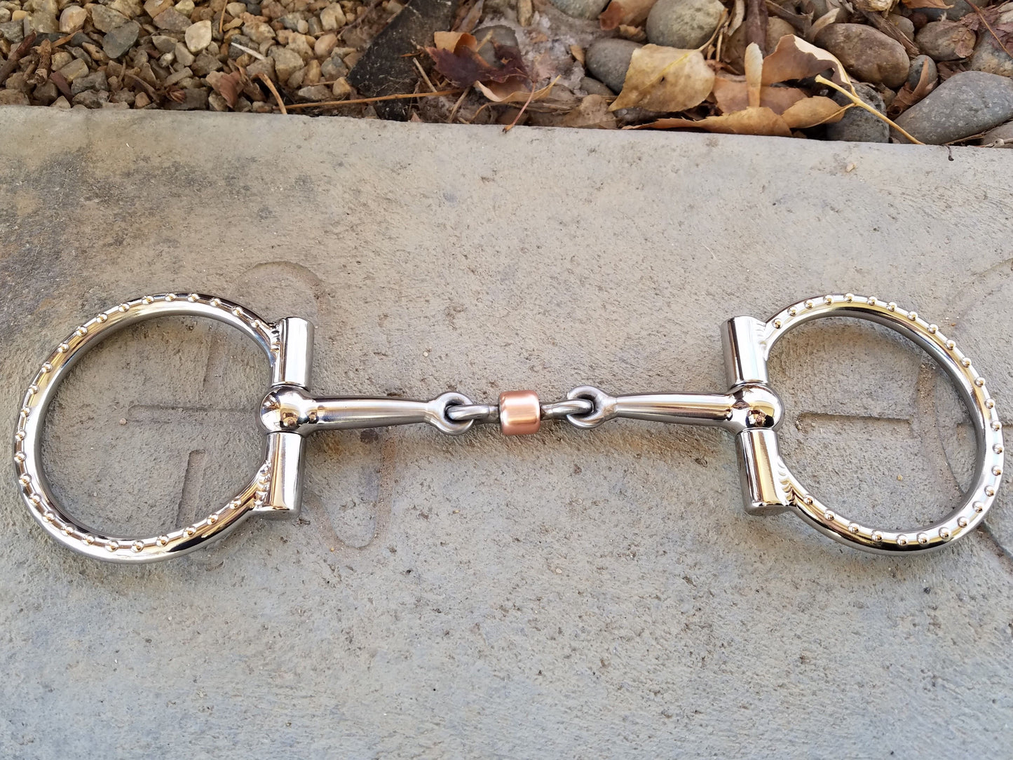 Anillo en D Ballhinge Slick 50: acero inoxidable con puntos de latón