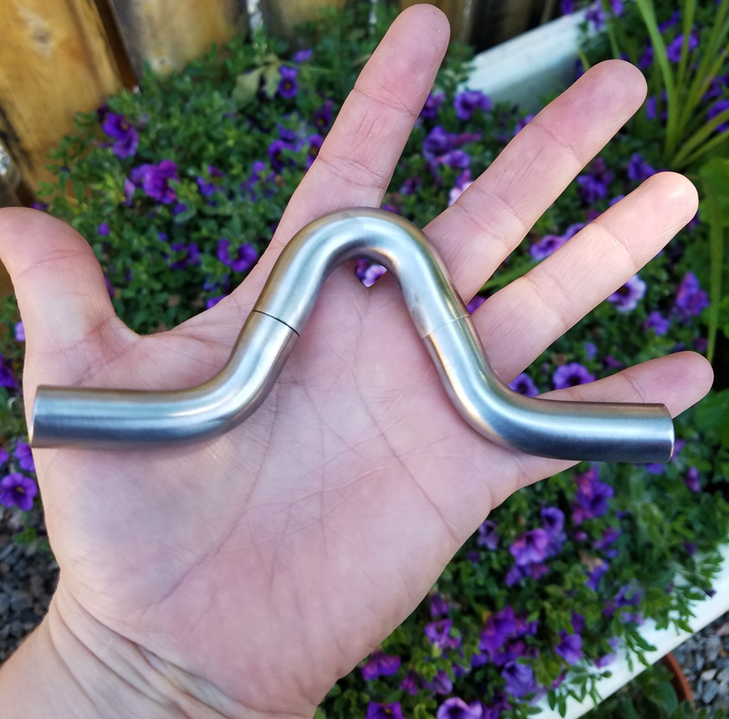 Pivot Port Mouthpiece Hand Shot