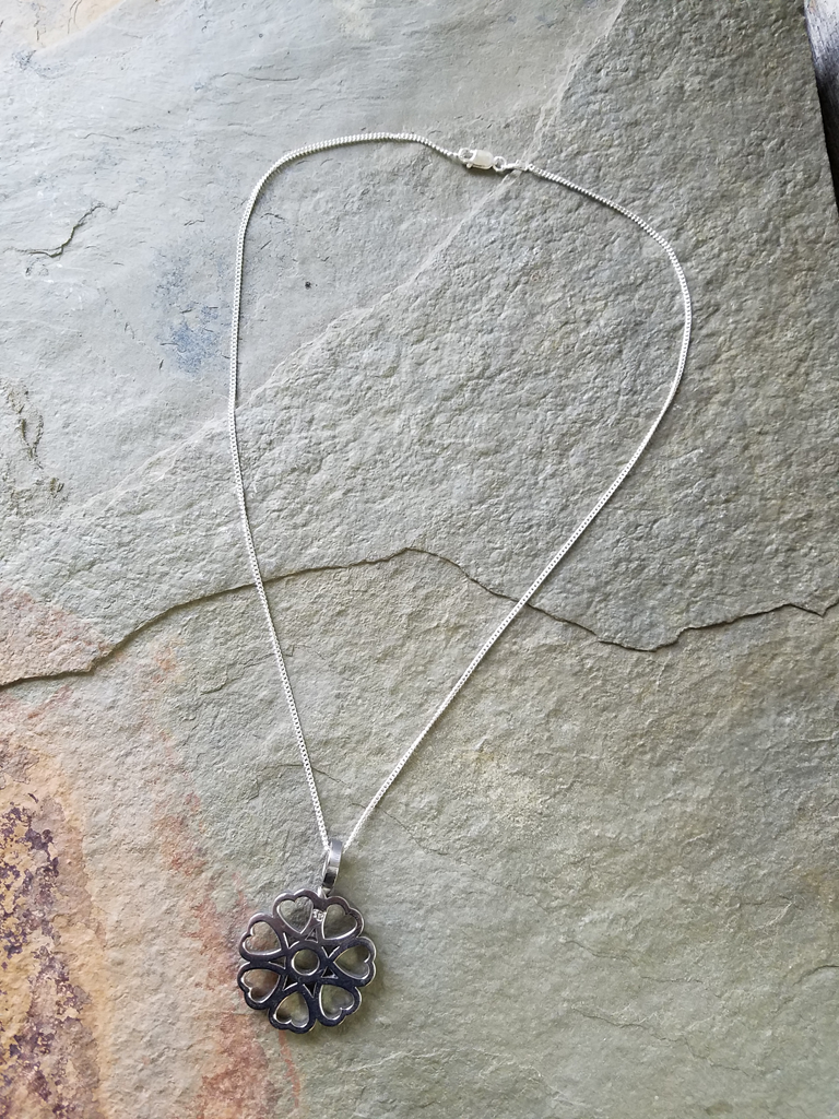 Pendentif en acier inoxydable S Spur Rowel - Grand coeur par Tom Balding Bits & Spurs