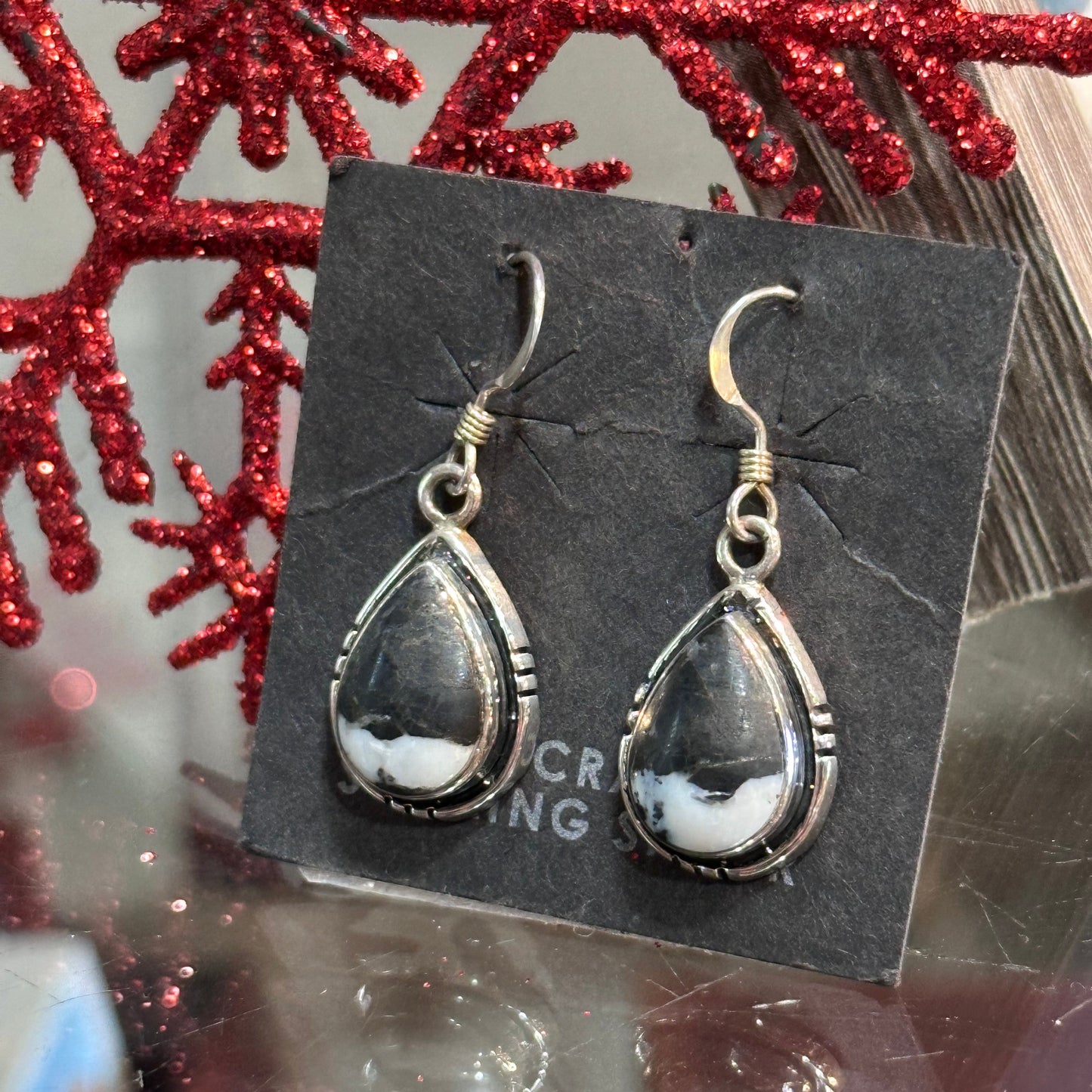 Weiße Büffel ohrringe