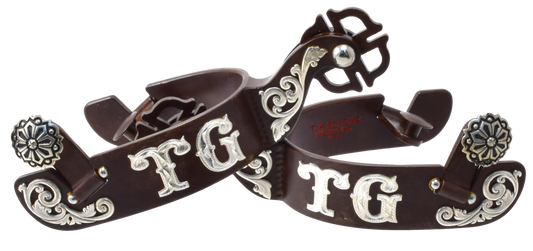 Equestrian Spur #61 Superposition florale avec initiales personnalisées et finition marron par Tom Balding Horse Tack